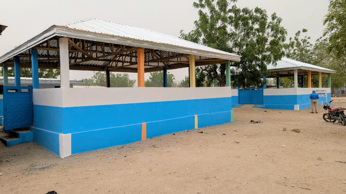 unicefcameroon's tweet image. pic 1: Before
pic 2: After
New safe havens for #children! 💙 The Child-Friendly Spaces in #Mémé and #Méri are nearing completion thanks to @EU_Commission  funding. These cyan-blue sanctuaries will offer protection and joy to children in the Far North. 🇪🇺🤝🇨🇲 
#ForEveryChild