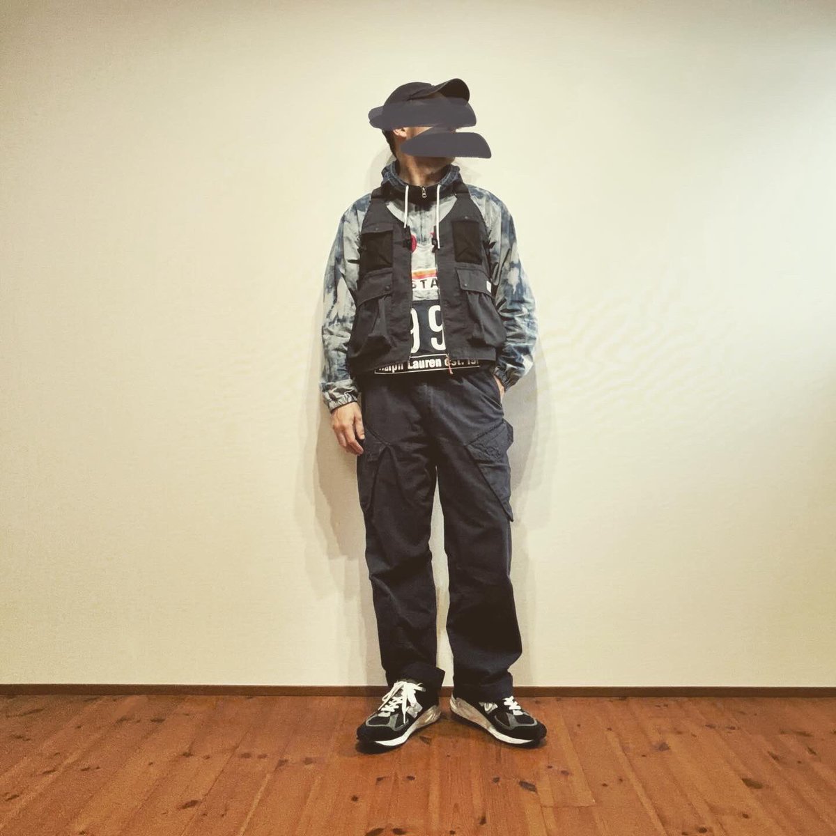 butsuyokukaisho's tweet image. 桜とマイナスイオンとpolo stadiumと私。

週末マイナスイオンを浴びに浴びて心身を整えたものの、やはり仕事はタフでやさぐれてしまうので、今週末もマイナスイオンを求めて彷徨う事を決意した。

cap:#47brand
vest:#nangatakibi 
anorak:#polostadium 
pants:#royalnavy
shoes:#newbalance990v2