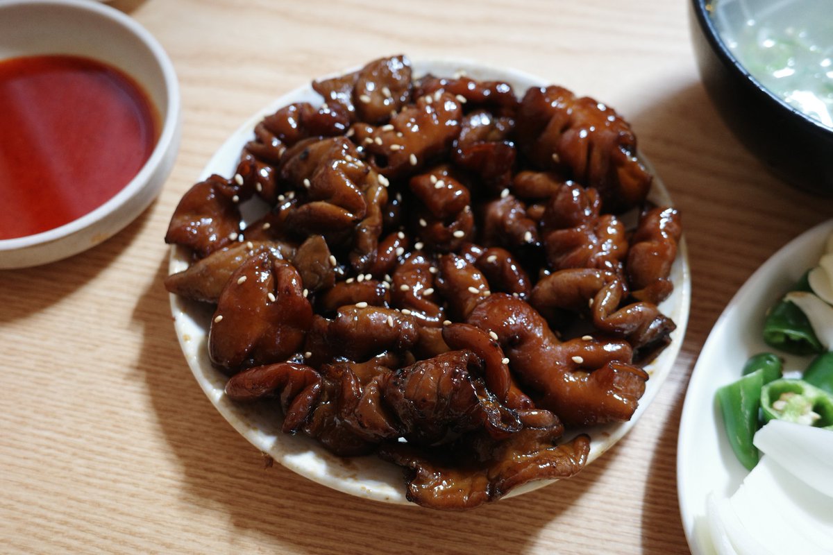 blissbowl_pot's tweet photo. 광주 놀러갔다왔다리
우웅....
몇년전 가고싶던 서울곱창도 다녀왔고
인생 버킷리스트가 점점 채워지는중 https://t.co/YDHl5JZZPE