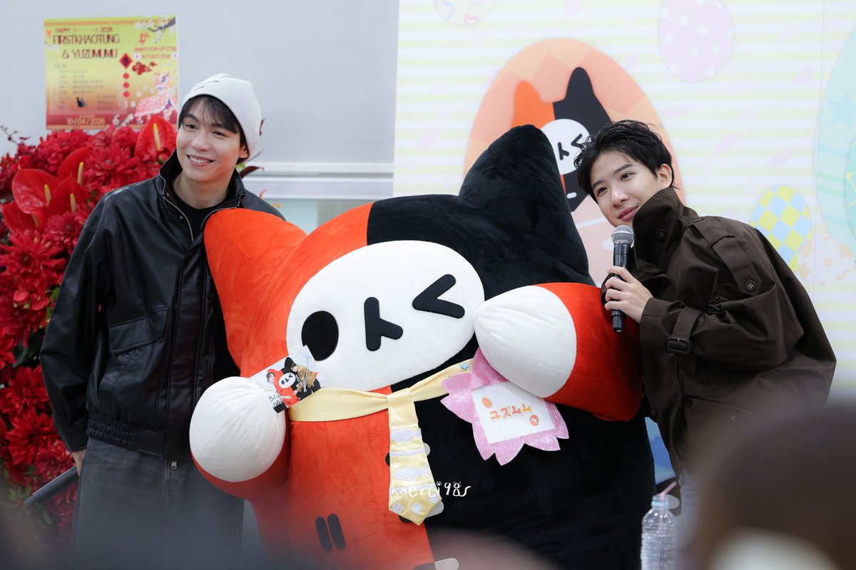 m e r c i tweet media