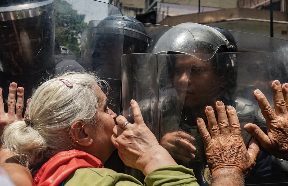 Alex_TVzla tweet media