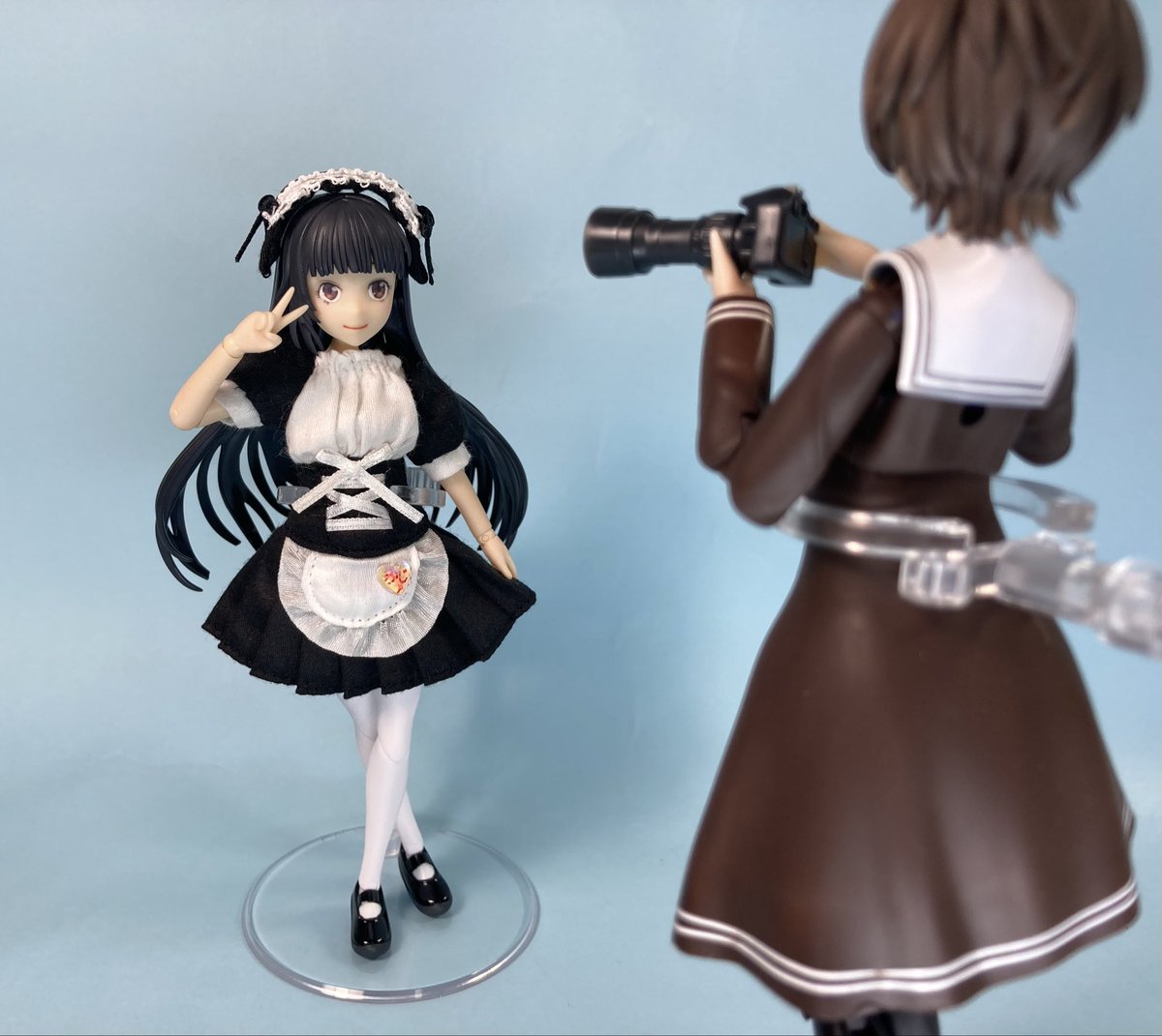 「ゴンちゃん、佳樹変じゃない？お兄様喜んでくれるかな？」
「ぬくちゃん、どかわいーだに😆」📸📸📸📸📸📸📸📸

佳樹ならやりかねないなぁと、片付けついでにアゾンメイド服にお着替えして頂き軽くブンドドしてみました🤣

#マケイン 
#創彩少女庭園