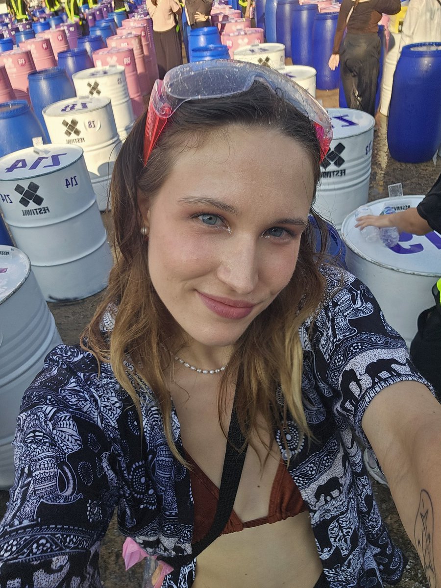 uwunabiii's tweet image. PARTY IS STARTING SOON 😛💦

#Songkran2026 #XFestival