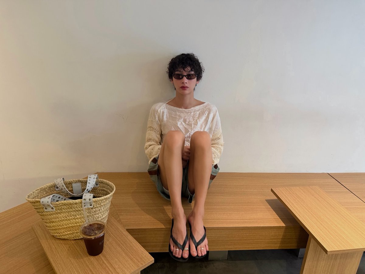 Modnidaa tweet media