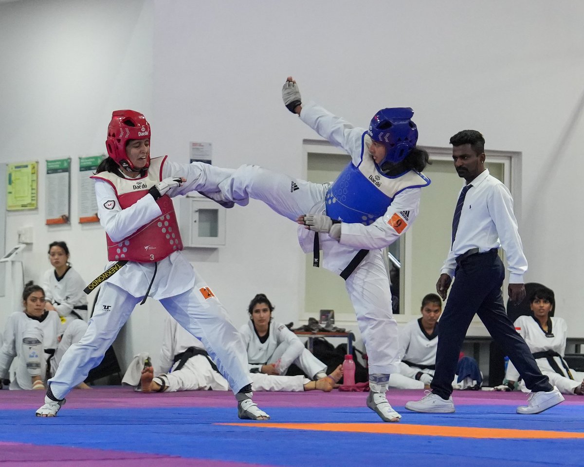 IIS_Vijayanagar's tweet image. Fast feet. Faster kicks. ⚡️

Blink and you’ll miss it, that’s the speed on this mat. The Taekwondo Talent Hunt at IIS delivered some truly high-voltage action. 🥋🔥

#TeamIIS #Taekwondo #IndianSports #Talent #CraftingVictories 🇮🇳