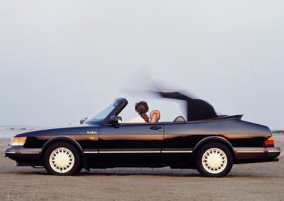 clubsaabespana's tweet image. El #Saab 900 fue  uno de los primeros en ofrecer un sistema de triple capa con aislamiento térmico y acústico superior, permitiendo mantener el interior a 20°C incluso con -30°C en el exterior.

Ahí es nada.

#Motor