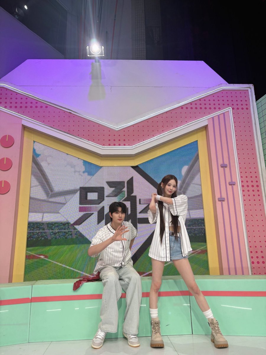 뮤뱅의 선발 투수 🐶째행장×4번 타자 🐱빵행장
덕질 세포 열일하게 하는 오늘의 MVP들⚾️🏆