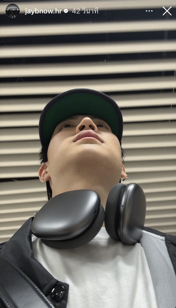 🎄โพลี่ ทาสพ่อแมวตาปิด🐈‍⬛ tweet media