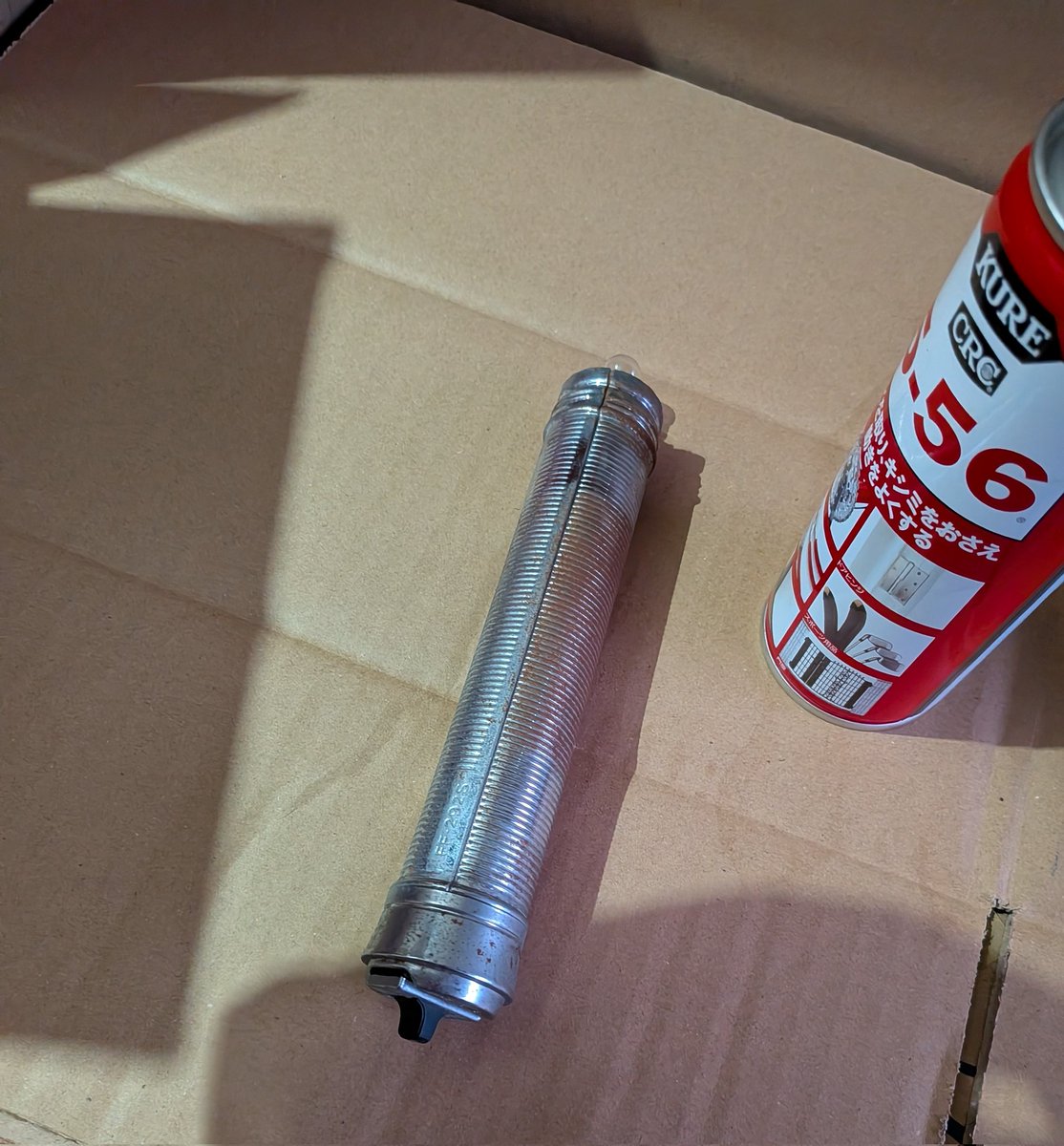 062QgSwpKPT7gaM's tweet image. デモンタについてた錆びてレンズの無いNational FF-292sを磨きました
FF-212はフリマで買いました
レンズは付け替えれるのでどっちも使えます♪
マディフォックスにはライトブラケットが届いたので取り付け〜
#ランドナー
#MTB