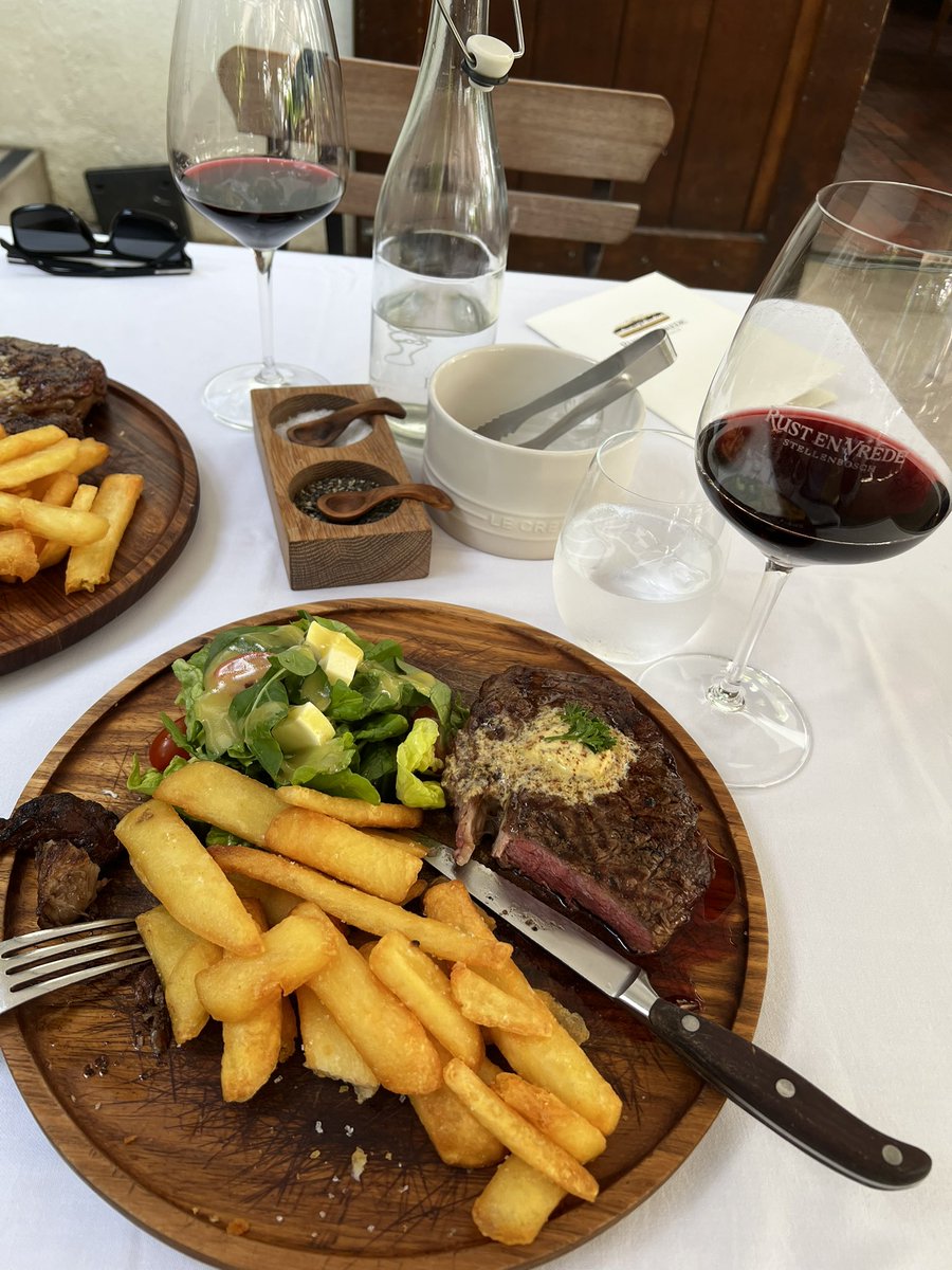 Èkó Bourdain tweet media