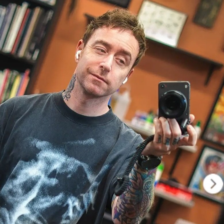 Chris Saint tweet media