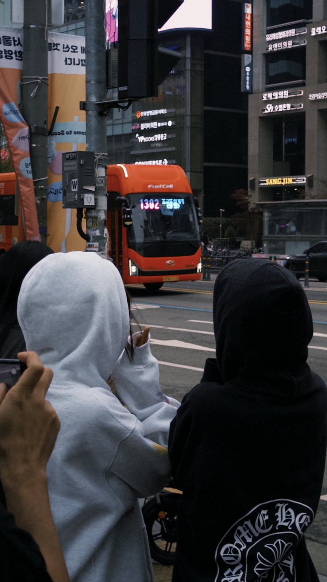 EMI THASORN OFFICIAL tweet media