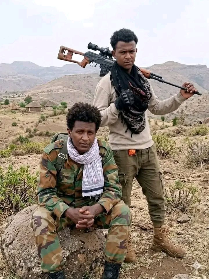 Andargachew_AM's tweet photo. የአርበኛ ዘመነ ካሴ ልጅ  ኪሩቤል ዘመነ እና የአርበኛ ምሬ ወዳጆ ልጅ  ንጉሱ ምሬ በጀርመን ተመልከቷቸዉ https://t.co/zUr61y1BSu