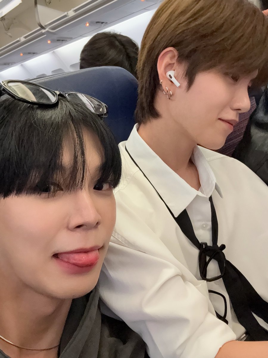 하이✶ tweet media