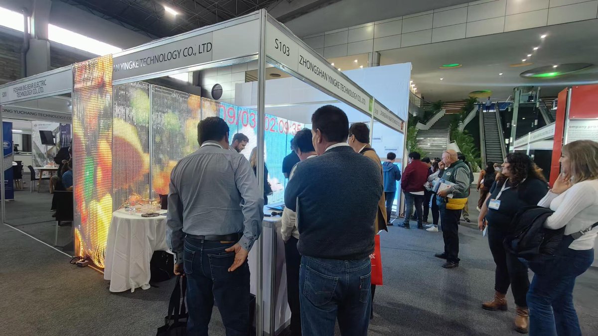 zhouguangz88262's tweet image. Transparent LED for buildings 🏢
Mobile control • IP68 • saves 50% energy
From $150/m².

📩 Contact us: promotion@fayyou.com
🌐 Website:  hyprledtech.com

#zhouguangled #hyprled #transparentledscreen #buildingledscreen #outdoorledscreen