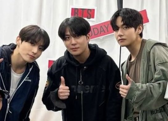 zora🐈‍⬛ tweet media