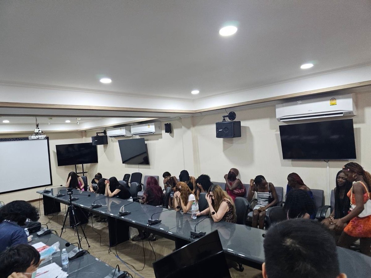 Chrome Crumpet tweet media