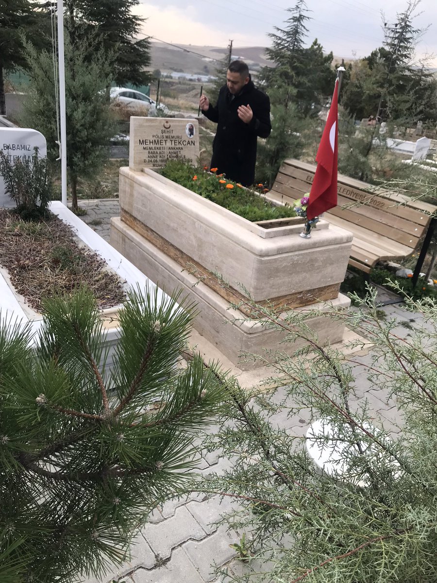 selo0661's tweet photo. EN ÇOKTA SİZİN HAFTANIZ KUTLU OLSUN….
#PolisHaftası #şehitmehmettekcan
 #şehitmustafabüyükpoyraz #şehit https://t.co/pP91u3ahZO