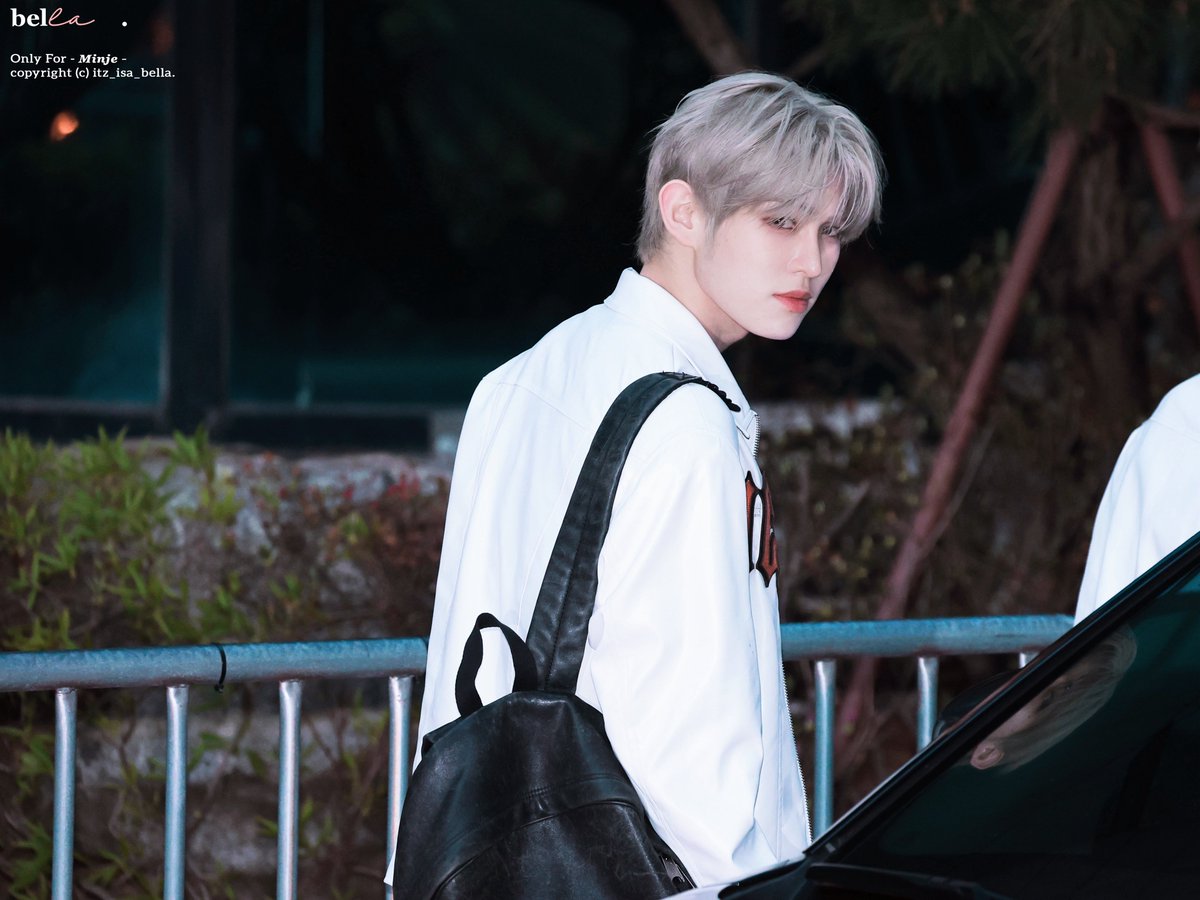 itz_bella tweet media