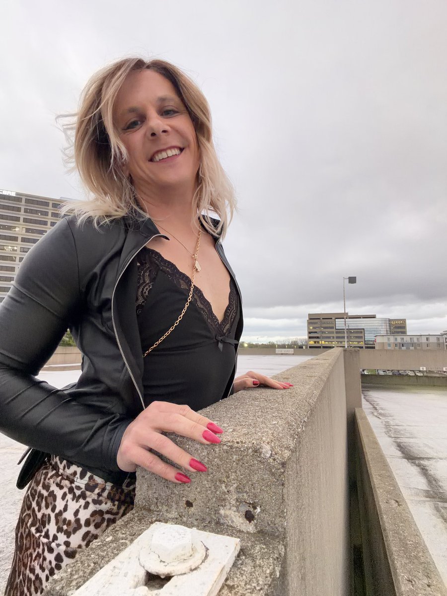 Lilly_sometimes ♠️ tweet media