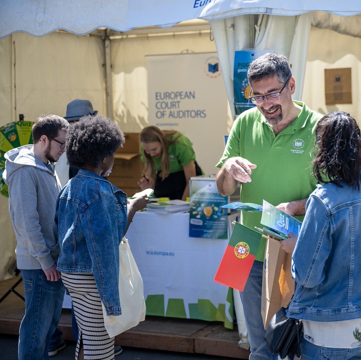 EUauditors's tweet image. 📅 On 10 May, celebrate #EuropeDay with us in the charming city of #Wiltz, Luxembourg! 🏰

🎯 Visit our stand to enjoy interactive #games, test your knowledge with a fun #quiz, and spin the #wheel for a chance to win a #prize!