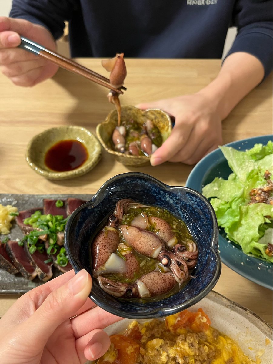___24ul's tweet photo. 旬のほたるいか堪能する日々
めんつゆ、醤油、生姜、めかぶとあえるだけ https://t.co/a9hJ67QXbS
