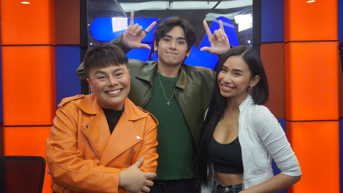 92.3 FM Radio Manila tweet media