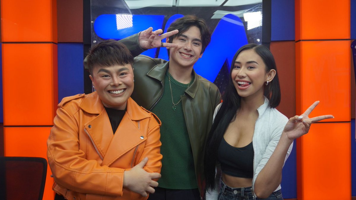 92.3 FM Radio Manila tweet media