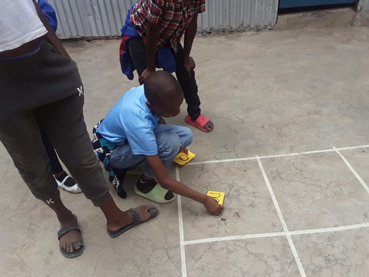 UnganoTena's tweet image. TaRL in action 📚🔥
Learners grouped by level, engaging 🤝, thinking 💭, and building real understanding—not just memorizing.

This is how we strengthen foundational skills and restore confidence in learning 💡
#TaRL #Education #FoundationalLearning