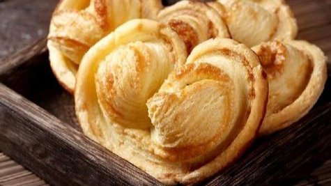 endlessmtnzen's tweet photo. Who wants a bite  Crispy, sweet, and so shareable—these snacks are perfect for movie nights, study breaks, or just brightening your day. Tag a friend who’d steal the last one!  #SnackTime #ShareTheJoy https://t.co/RWJTb74FUo