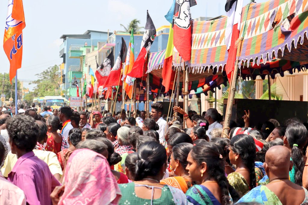 MCSampathOffl's tweet photo. கடலூர் மாநகரம் துறைமுகப் பகுதி தேர்தல் பரப்புரையில் கழக கொள்கை பரப்பு துணைச் செயலாளர் திருமதி காளியம்மாள் அவர்கள் கலந்துகொண்டு சிறப்புரையாற்றினார்.

#MCSampath4Cuddalore #MCS4cuddalore #MCSampath #MCS
#கடலூரை_உயர்த்துவோம் https://t.co/DwI4msGT1K