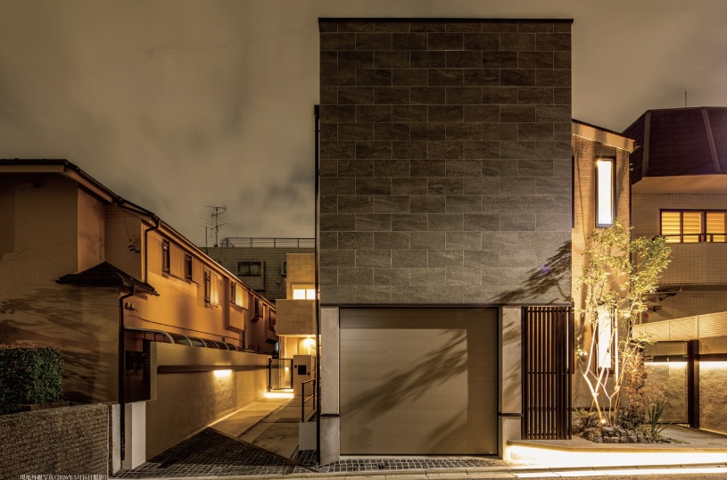 Marvelousestate's tweet photo. 🏠新築戸建 新着情報

■目黒区柿の木坂3丁目の邸宅
■3LDK +電動シャッターガレージ
■LDK24帖超／建物40坪超
■ホテルライクな2ボウル洗面台
■ルーフトップバルコニー

気になる詳細は写真をご���認ください📷

#目黒区 #不動産 #新築戸建 #柿の木坂 #東横線 #田園都市線 #豪邸 https://t.co/MznI3gwfib