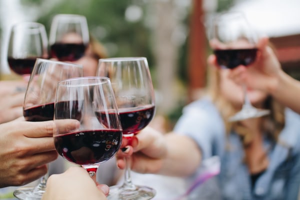 bhamts's tweet image. It's #MalbecDay today. #Businesses if you sell wine by the glass, the quantities permitted are 125ml, 175ml or multiples of these. #WeightsAndMeasures #BrumTS 
📸@kelsoknight on @unsplash