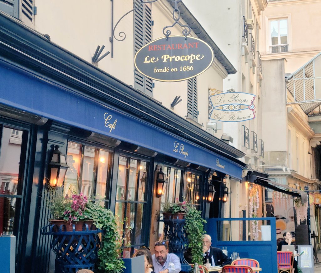 MichelleMoggio's tweet image. What could be better than a historic #cafe with a charming #cobblestone backdrop #Paris #LeProcope  #TheParisEffect