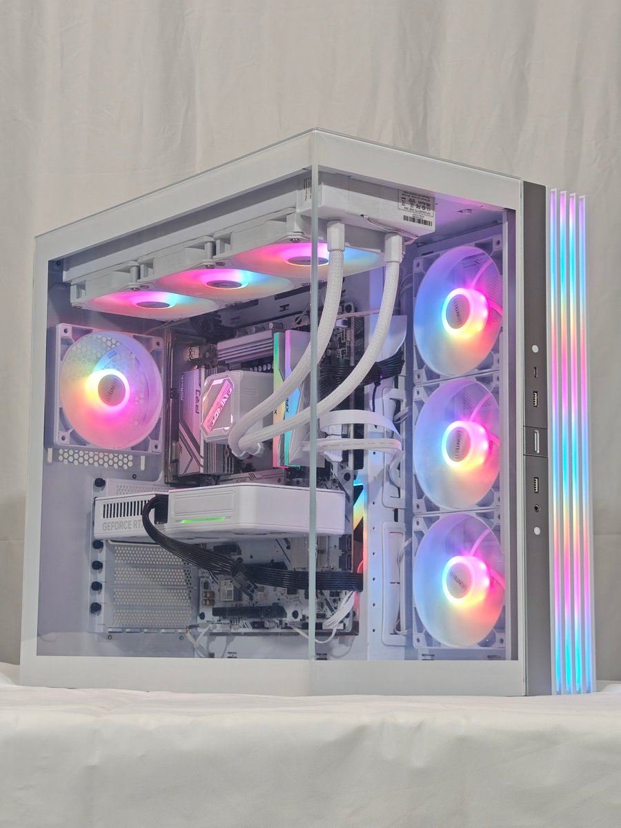 NuNuPC_JP's tweet image. 【✨VRC関連史上最高額クラス！？✨】
超大型プレゼントキャンペーンが明日18時より始動🎉

NuNuPC × V婚式 Ding

✅ RTX5060Ti搭載 V婚式オリジナル ゲーミングPC
✅ VIVEトラッカー Ultimate
✅ Meta Quest 3 x2台

 @NuNuPC_JP と @VRC_Wedding をフォローして、明日に備えてください！🙌✨