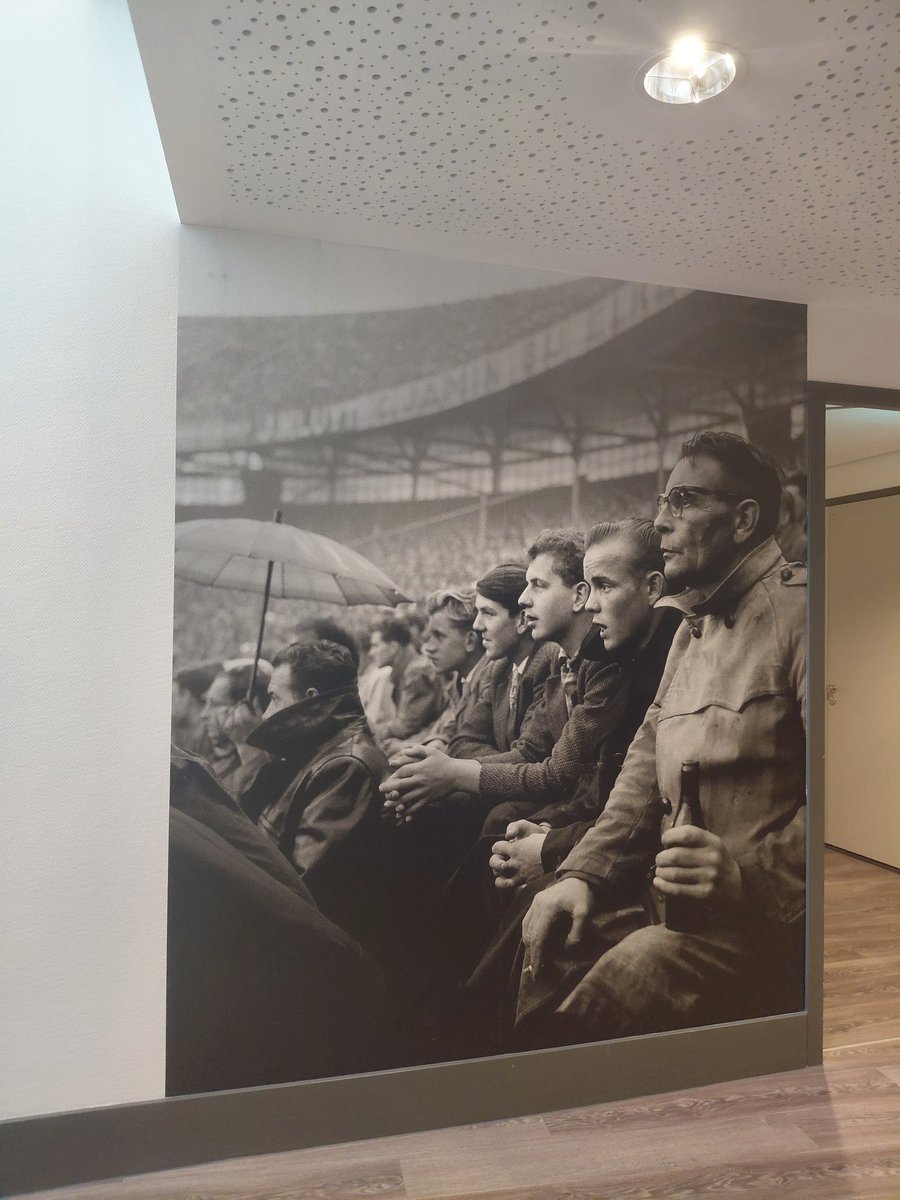 Op sommige locaties hangen wel echt mooie platen aan de muur🥰 #DeKuip