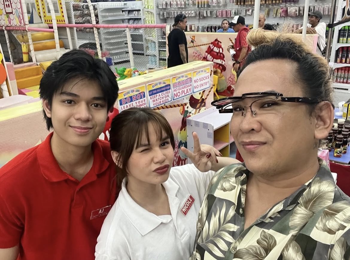 chstarkive's tweet image. WAAHHHH so excited to meet u, nicole and aj!!!! 💗