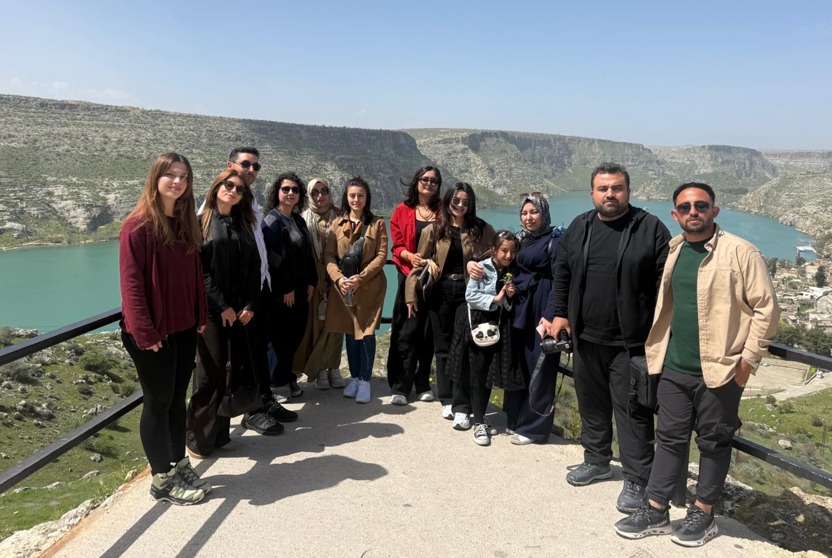 ADUTourism's tweet photo. Bölümümüz 1. sınıf öğrencilerinden Yaren Çavuş, Rinas Turizm bünyesinde ve Rehber İbrahim Kızıl rehberliğinde gerçekleştirilen Şanlıurfa/Halfeti bölgesi saha uygulama turuna katılım sağlamıştır. https://t.co/dGLqk9Fz9l
