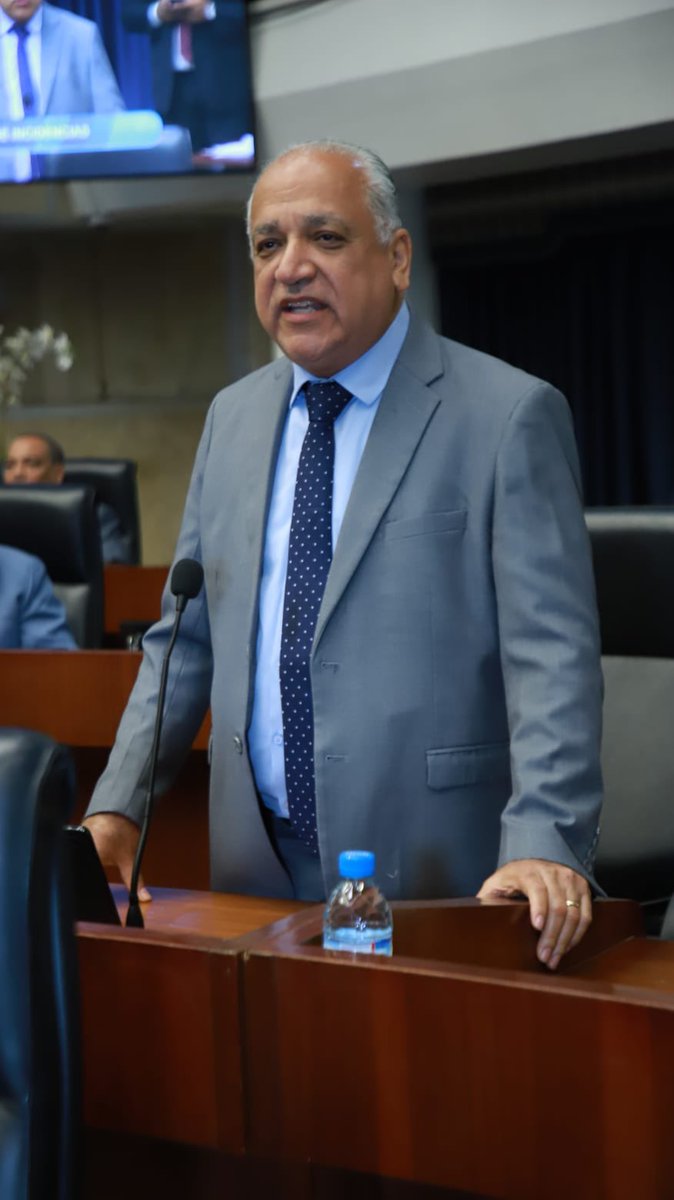 Luis Eduardo Camacho tweet media