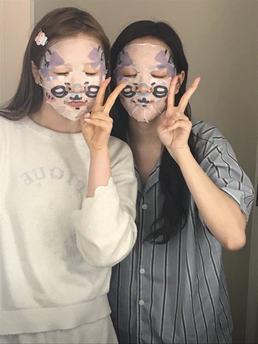 YEON FRANCE tweet media