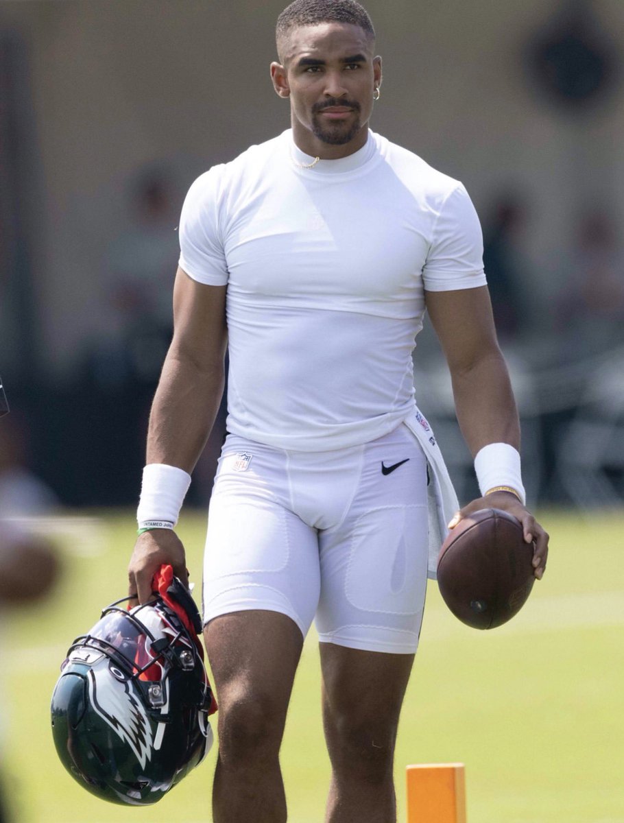 Male Central tweet media