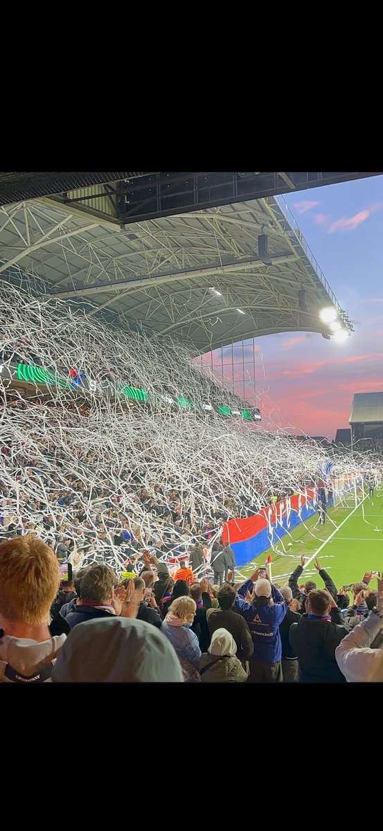 Selhurst rocked last night. Throat is in bits. 👏🏻 to all 💙❤️ for me personally the paper ticker tape stuff is unbeatable for a display. Unbelievable #cpfc
