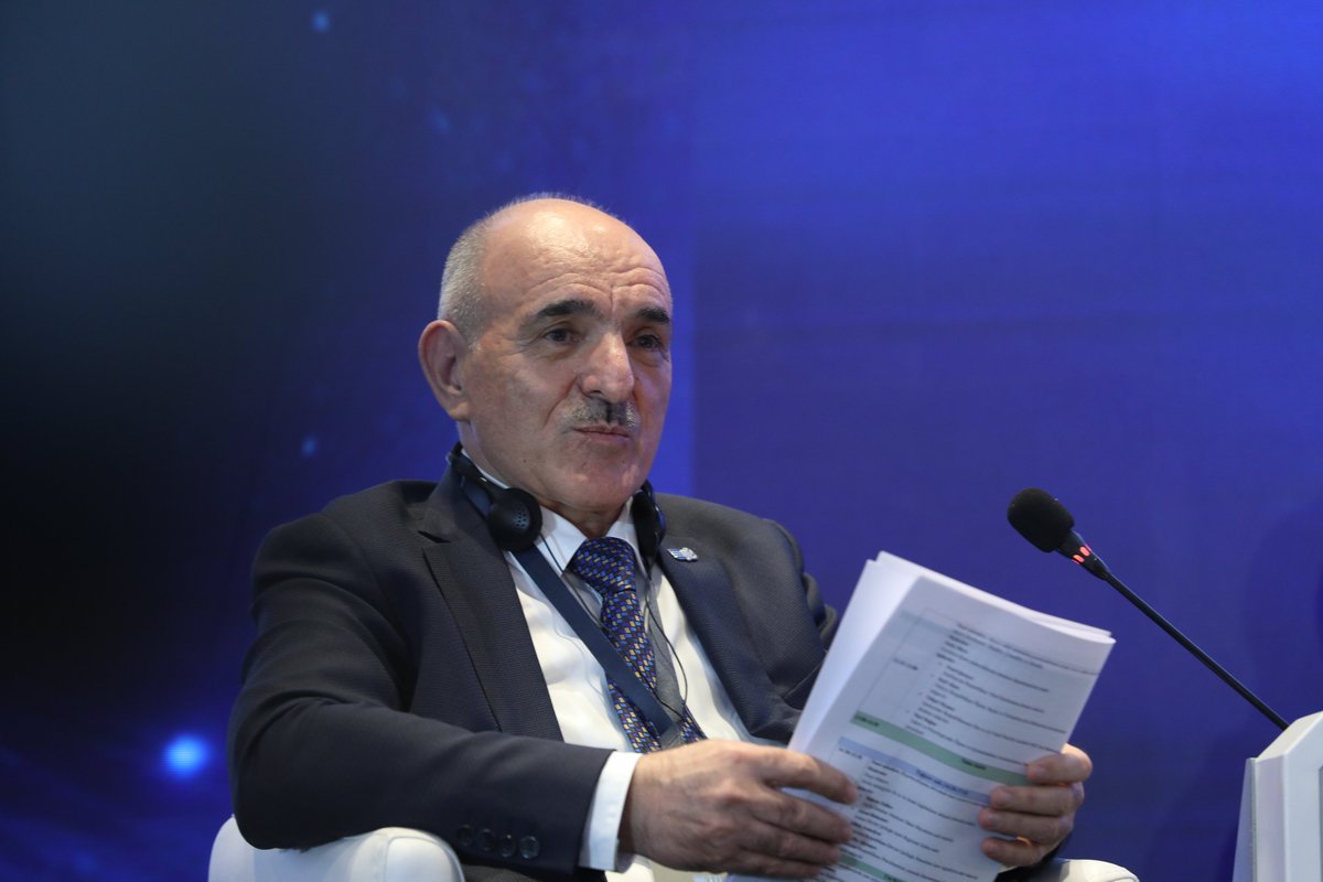 stateexamcenter's tweet photo. Dövlət İmtahan Mərkəzinin 10 illik yubileyinə həsr olunmuş beynəlxalq elmi-praktik konfrans panel müzakirələrlə davam edir.

https://t.co/WWUPv1TsSY

#DİM10İL #DövlətİmtahanMərkəzi #DİM #dimgovaz #stateexamcenter #stateexamcenter10year https://t.co/EynIF6c36V