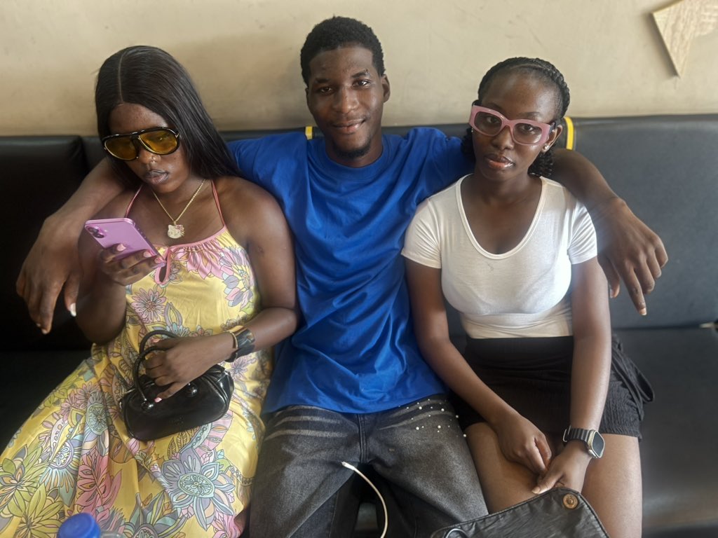 Favour🧃 tweet media