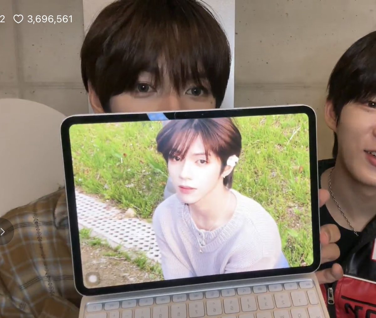 knives ☻ tweet media