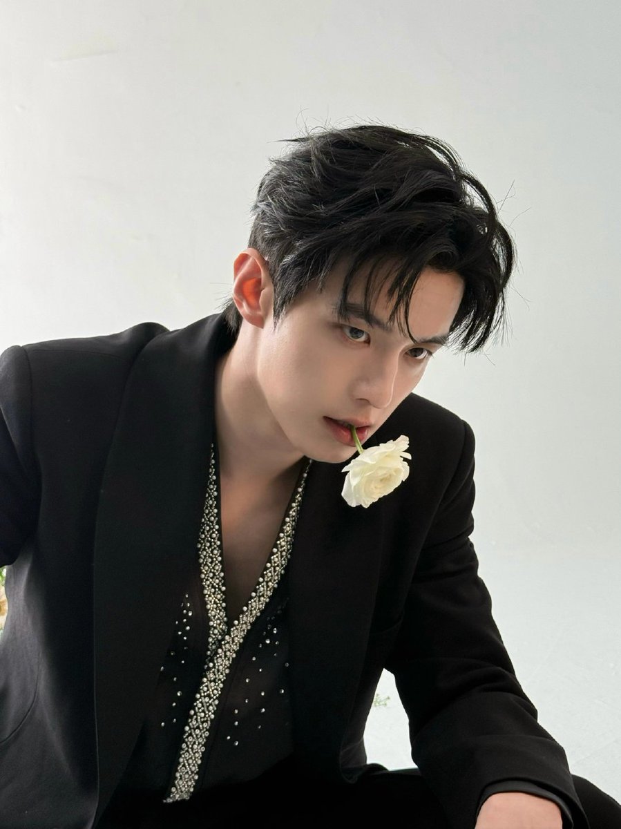 ar_worlds's tweet photo. 🦈Heyu Team weibo update !

#何与 #HeYu https://t.co/BWhUjcbIqY
