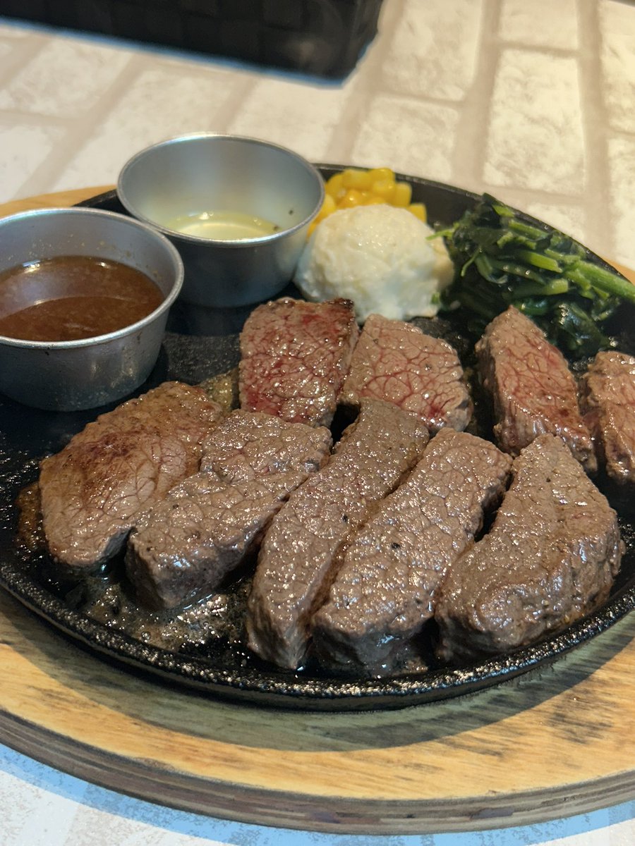 さるさ tweet media