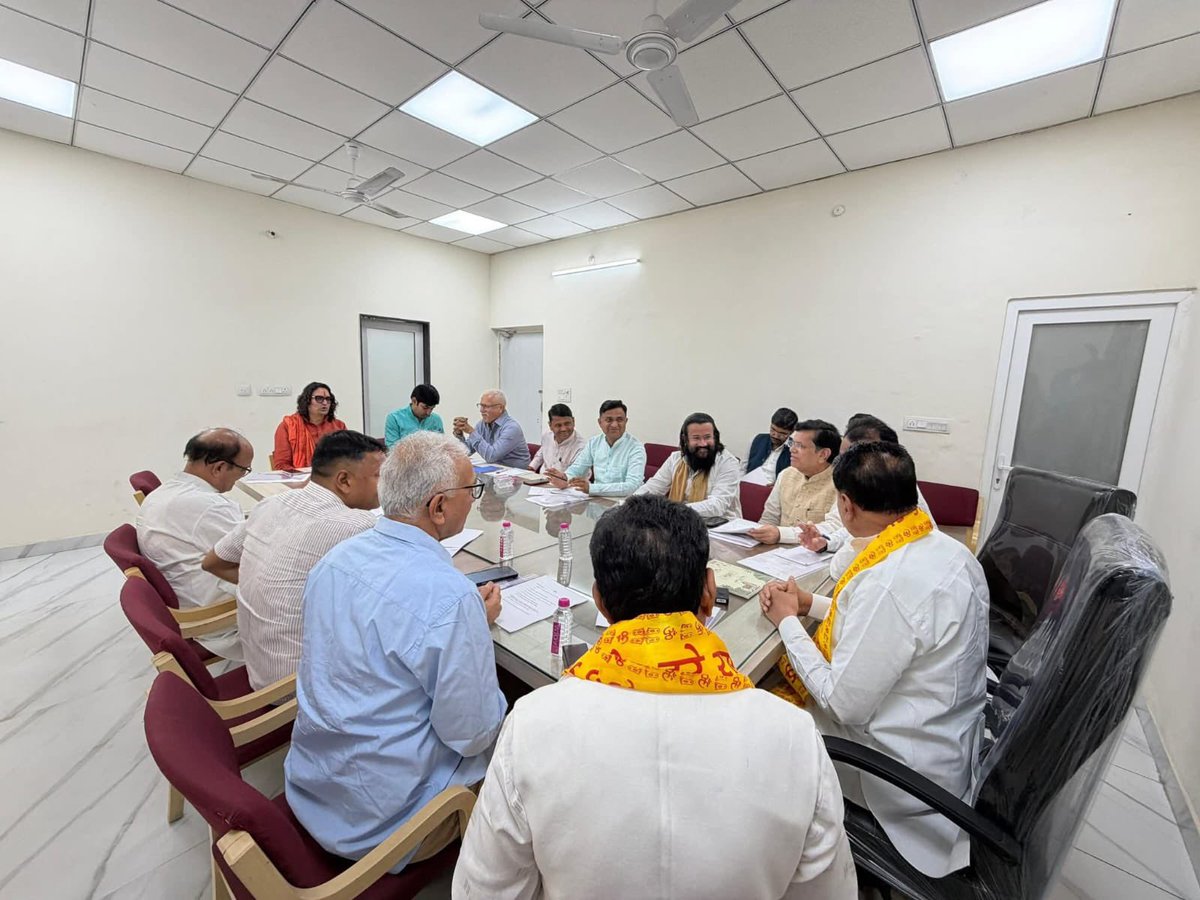 Upen Yadav (मोदी का परिवार) tweet media