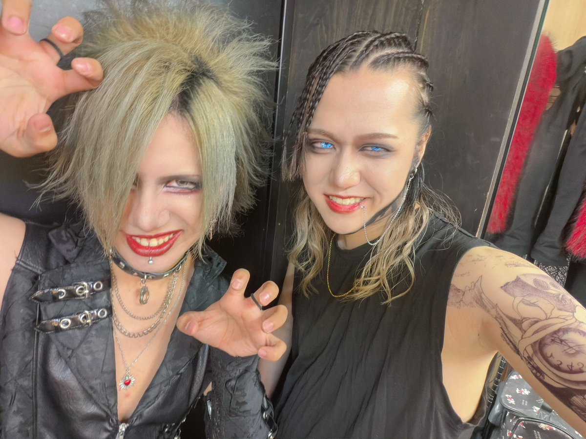drsho_snsm's tweet photo. 4/8(水) EDGE Ikebukuro presents
『cultivate common values♯114』

ありがとうございました！4人編成で5人分ぶつけてきました🔥🔥Edge楽しかった！

初めましてでもとてもお優しいWIXIZ アルマさんサイガさん、お友達のCHAOSSライくん📸 https://t.co/exMj1bC7cw