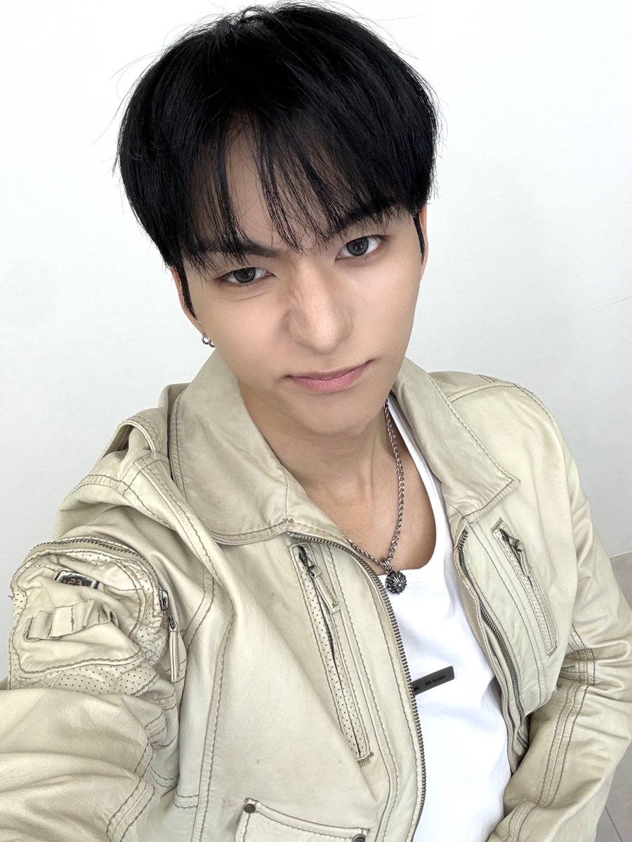 Xdinary Heroes tweet media